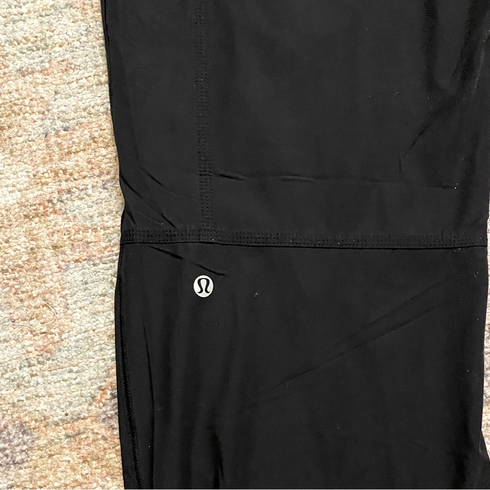 Lululemon Fully Lined Nylon Womens Pants with Adjustable Ankle Cinch - Picture 8 of 9